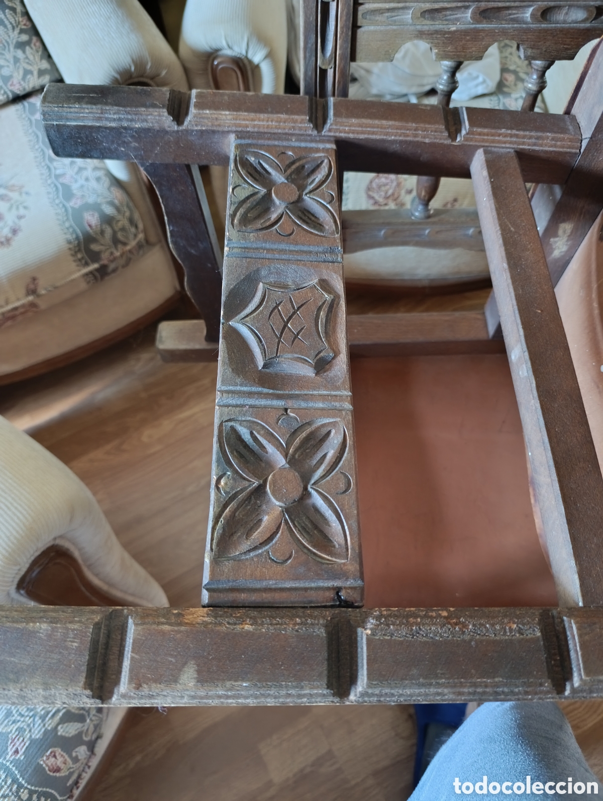 Antig&uuml;edades: Sillas r&uacute;sticas,de cuero y madera maciza - Foto 4