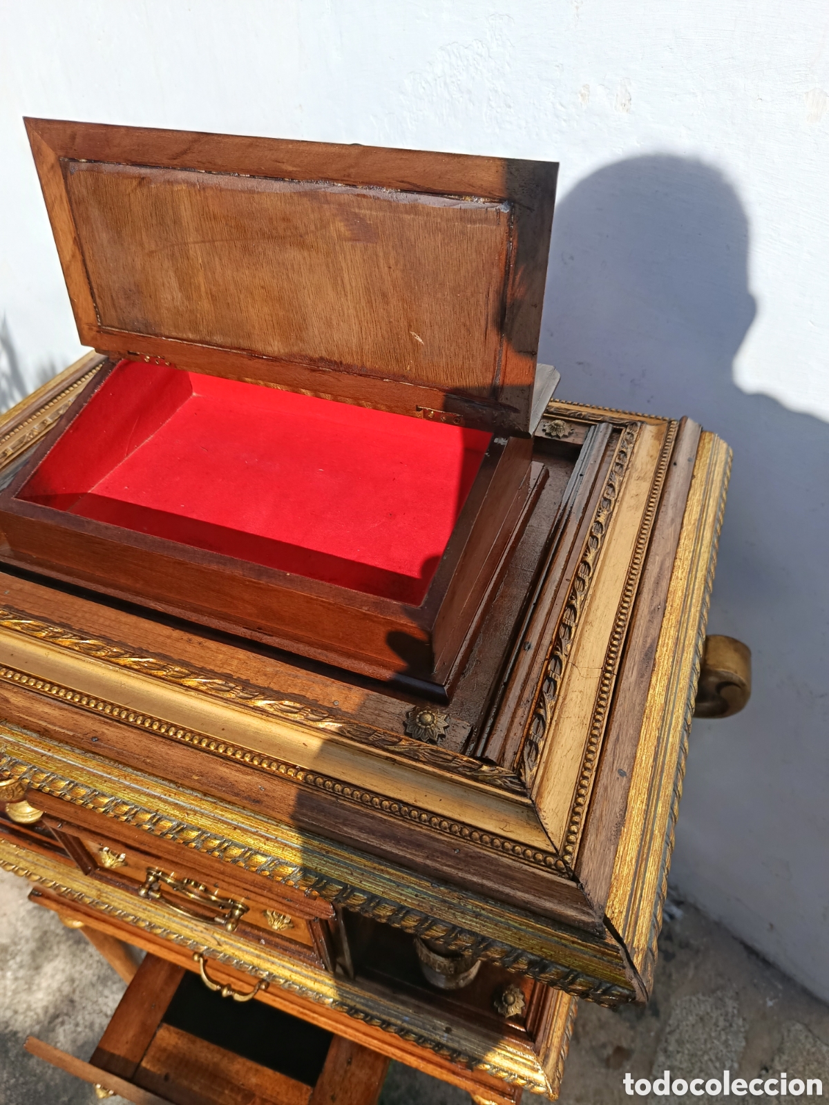 Antig&uuml;edades: Costurero de madera , metal y bronce - Foto 4