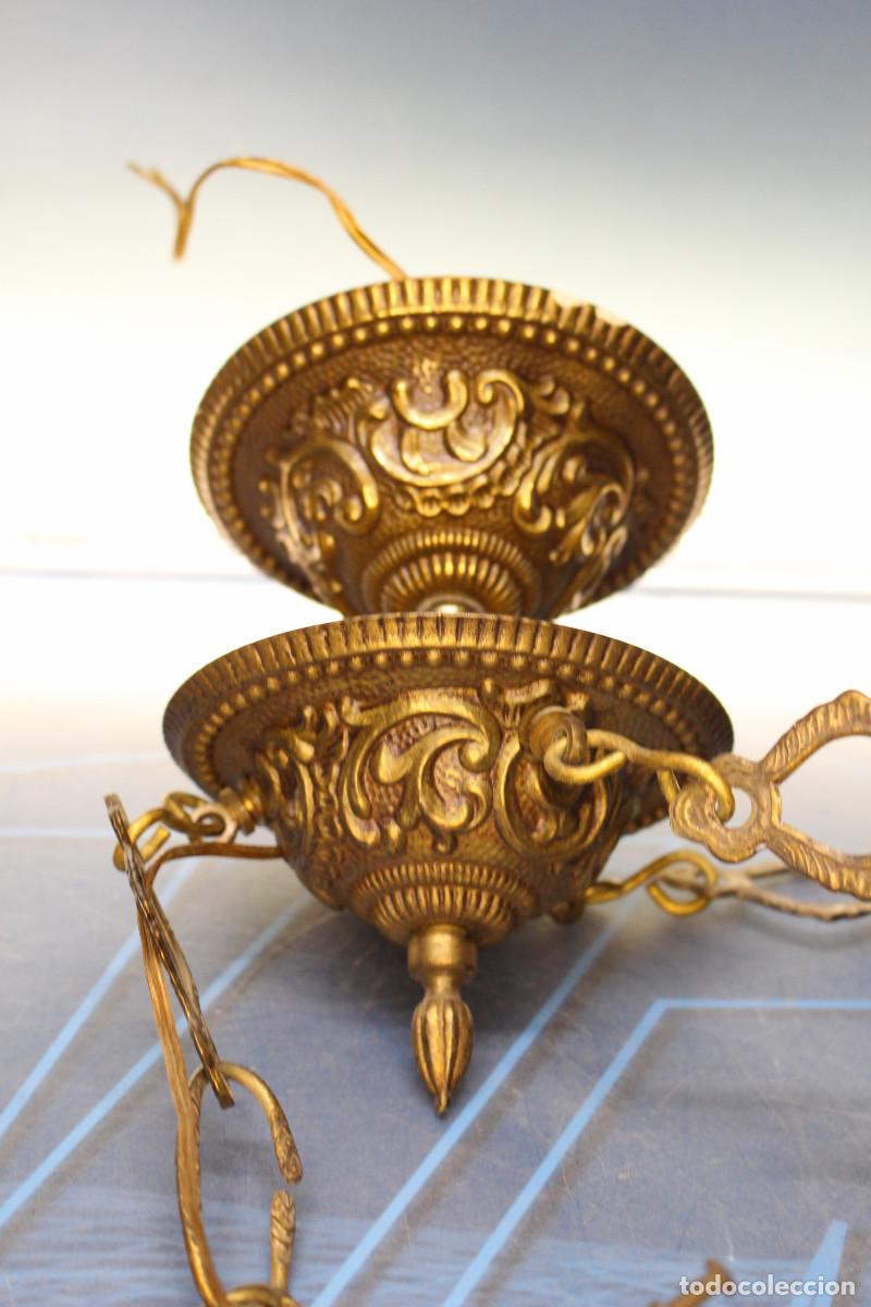 Antig&uuml;edades: L&aacute;mpara y aplique de bronce y opalina primera mitad s.XX. - Foto 9