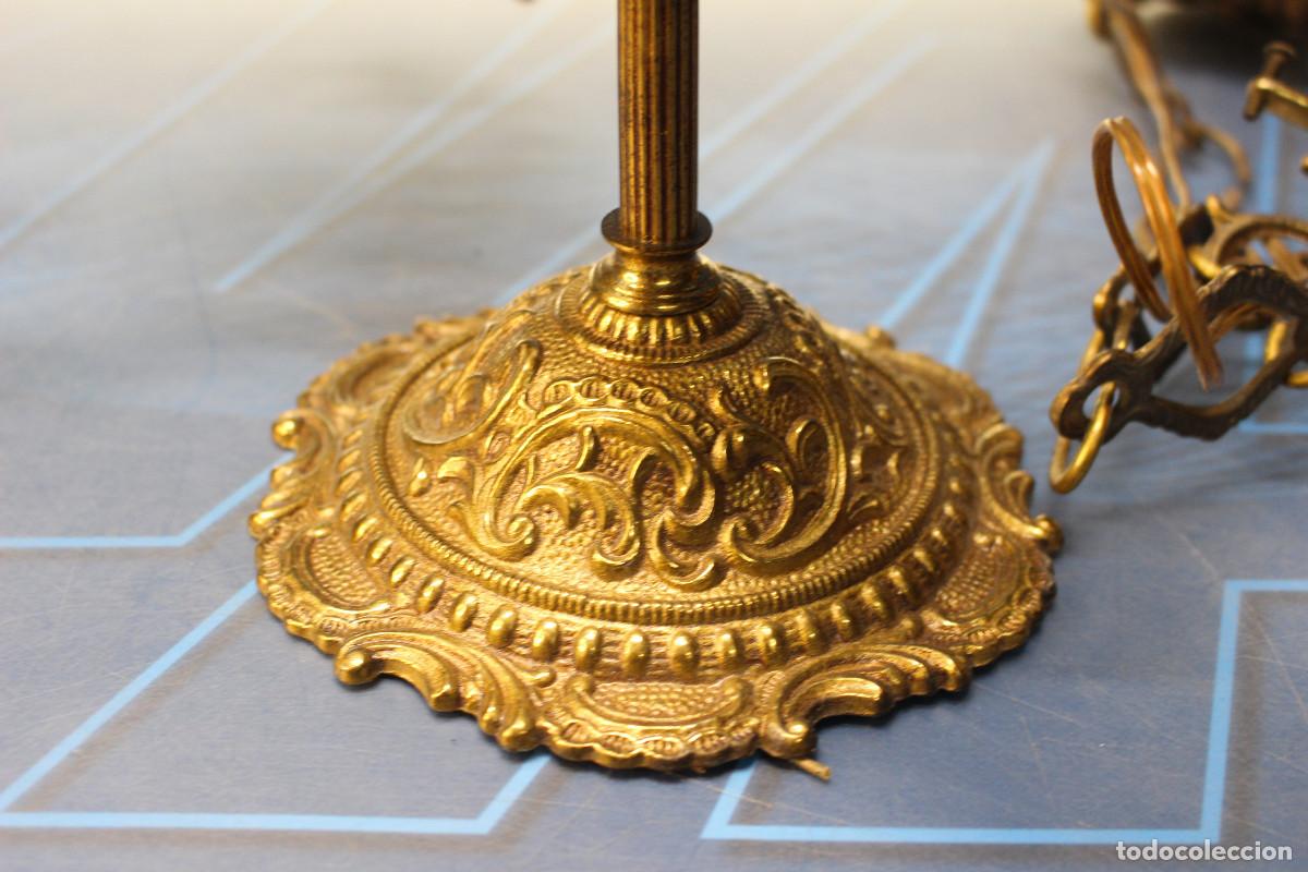 Antig&uuml;edades: L&aacute;mpara y aplique de bronce y opalina primera mitad s.XX. - Foto 10