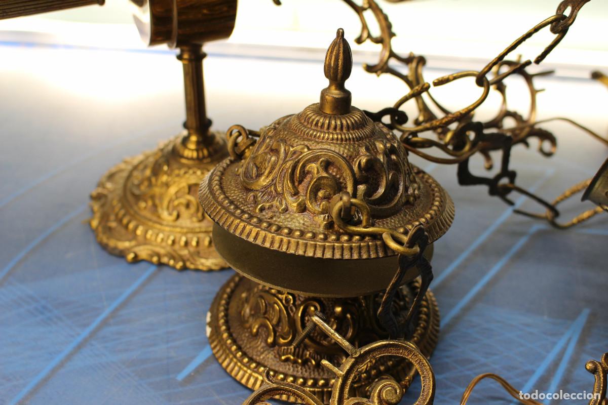 Antig&uuml;edades: L&aacute;mpara y aplique de bronce y opalina primera mitad s.XX. - Foto 12