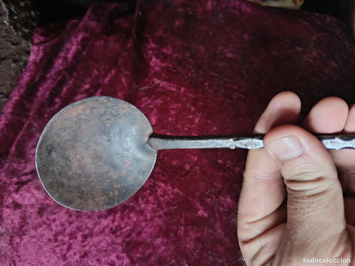 Antig&uuml;edades: Cazo de hierro, siglo XVIII. - Foto 6