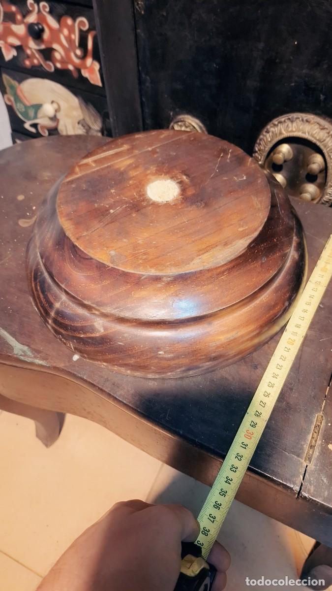 Antig&uuml;edades: Base en madera. Ideal para colocar figura u otro objeto - Foto 1