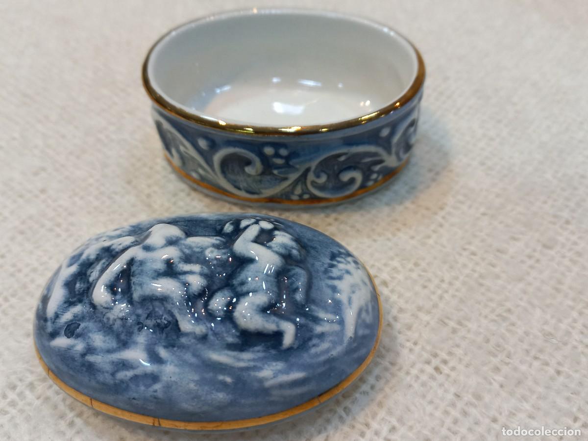 Antig&uuml;edades: DOS CAJITAS &uml;CAPODIMONTE&uml; mitol&oacute;gicos azul - Foto 12