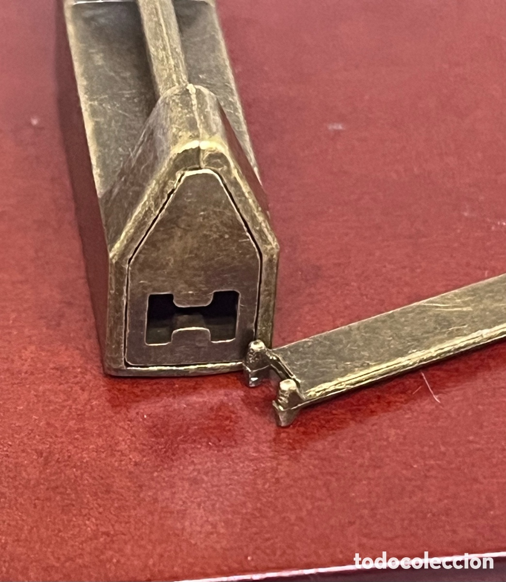 Antig&uuml;edades: CANDADO CHINO CON LLAVE - Foto 2