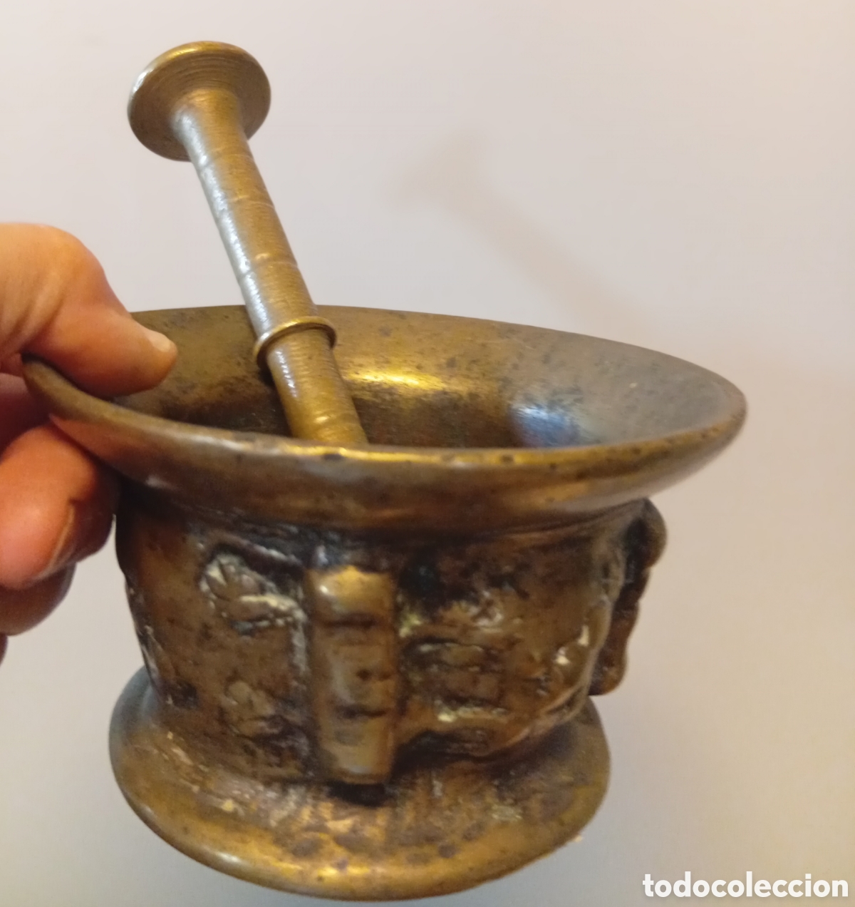 Antig&uuml;edades: Mortero almirez de bronce antiguo siglo XVI/XVII