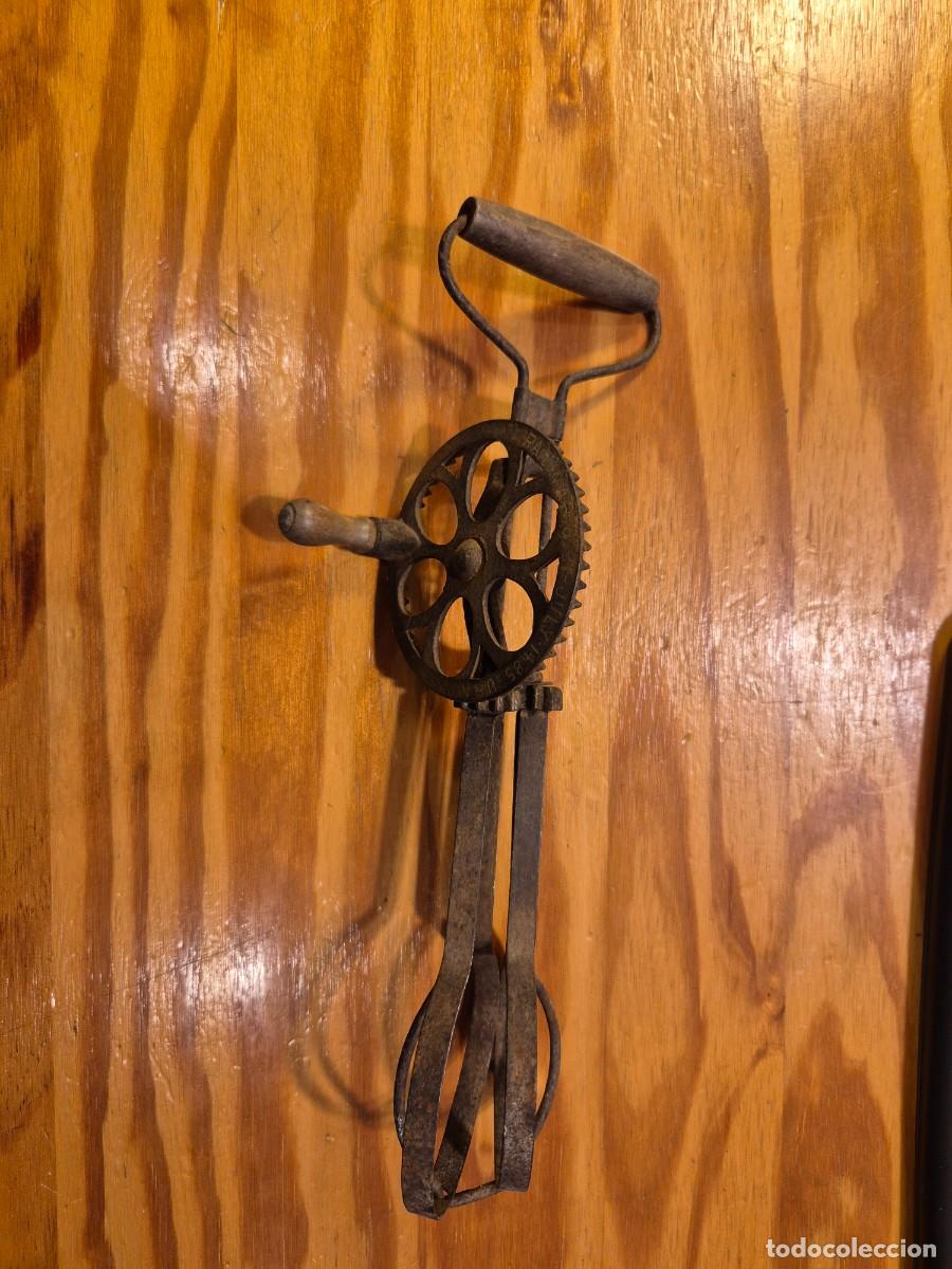 Antig&uuml;edades: Batidora manual antigua - Foto 1
