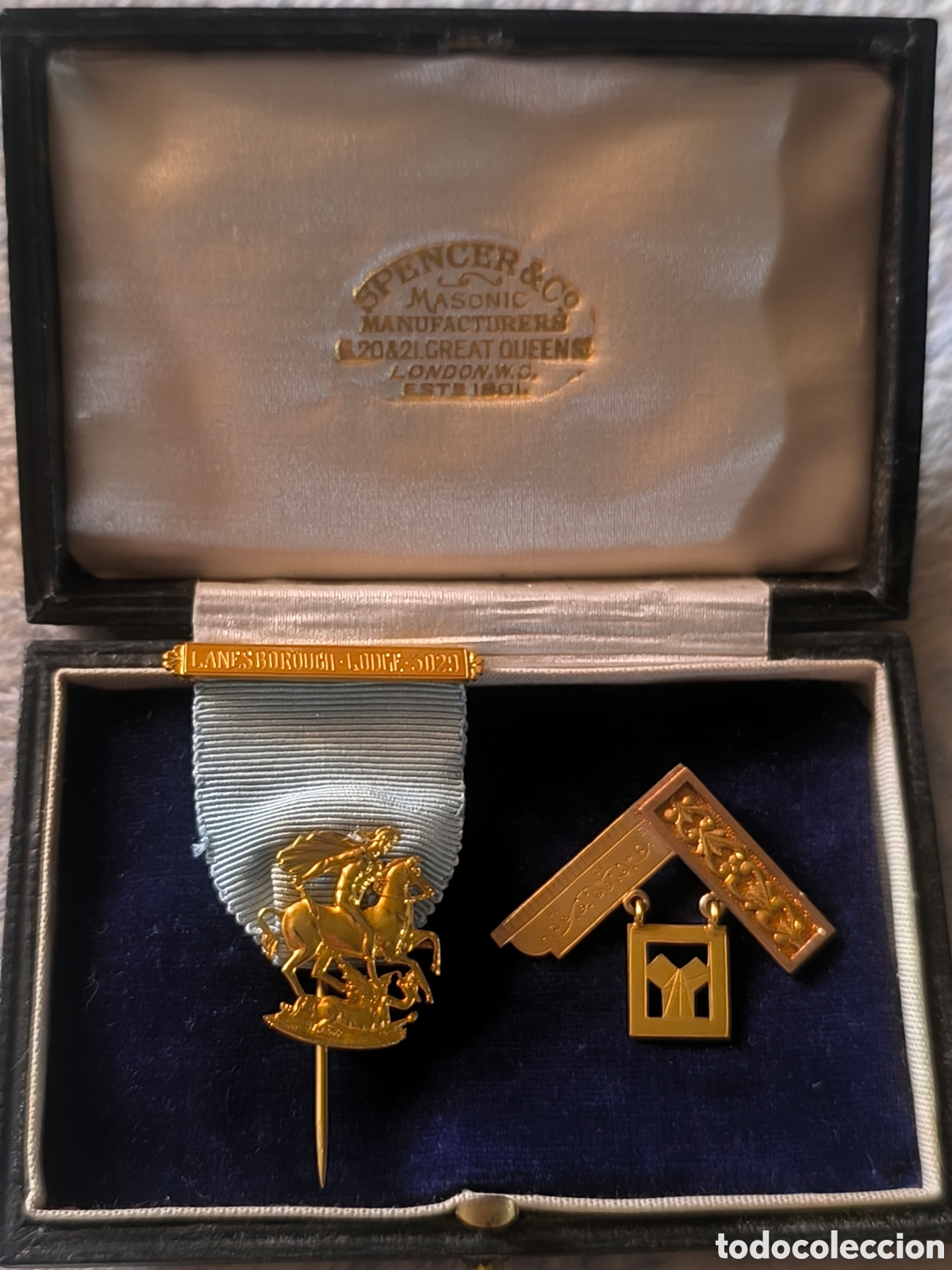 Antig&uuml;edades: Lote medallas y libros masonicos - Foto 1