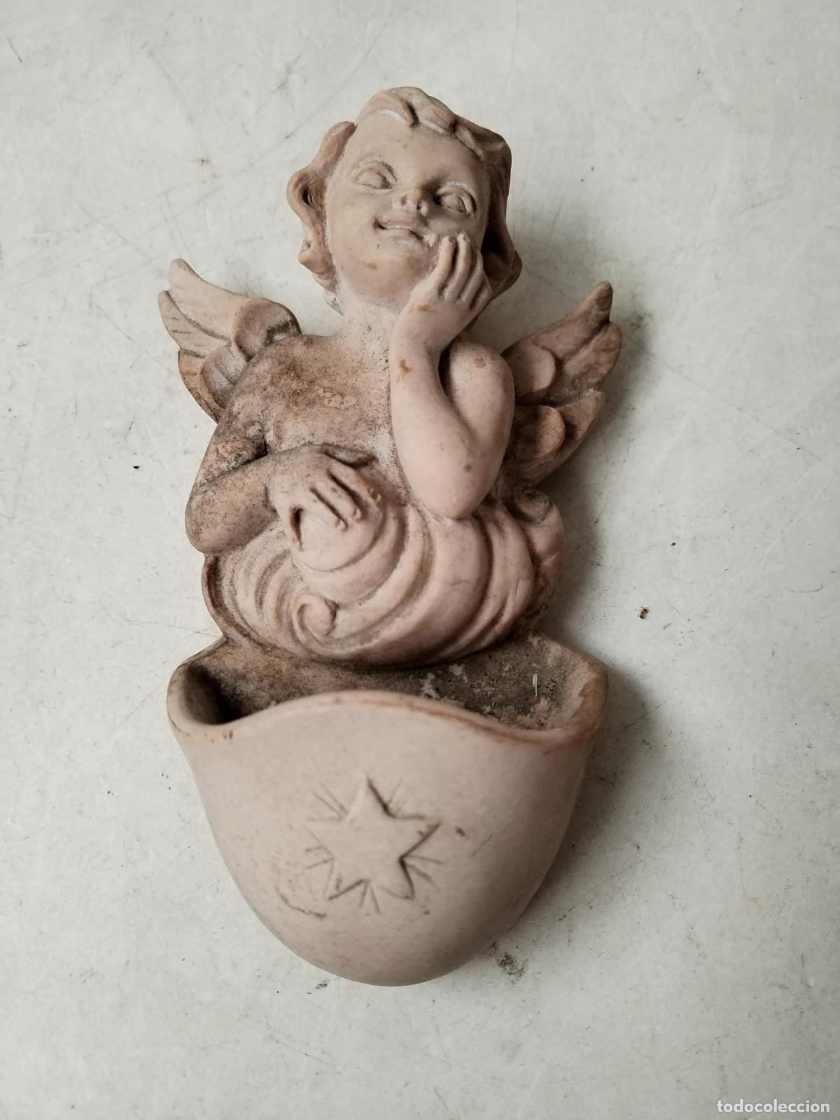 Antig&uuml;edades: benditera angel de resina - Foto 3