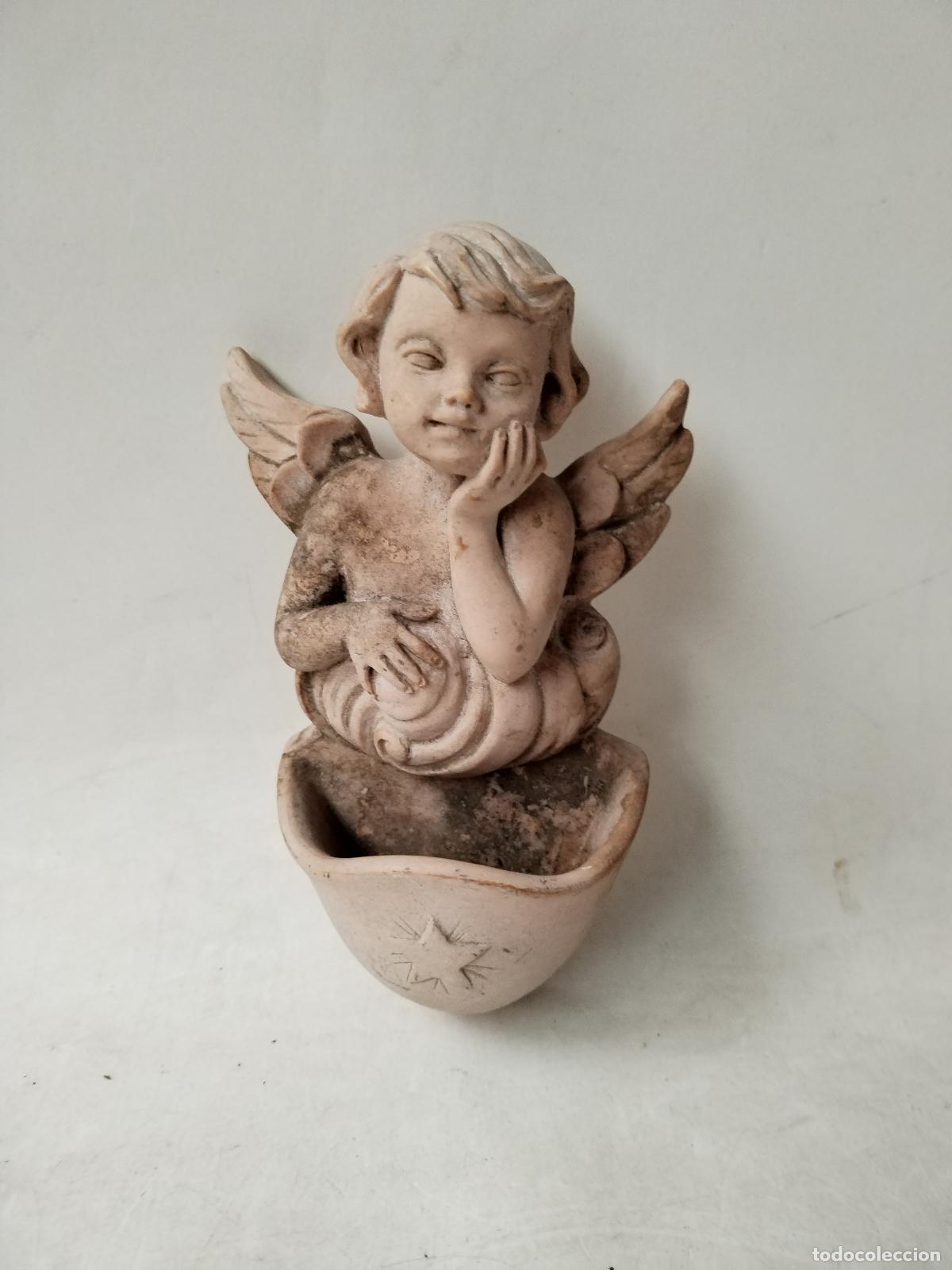 Antig&uuml;edades: benditera angel de resina - Foto 1
