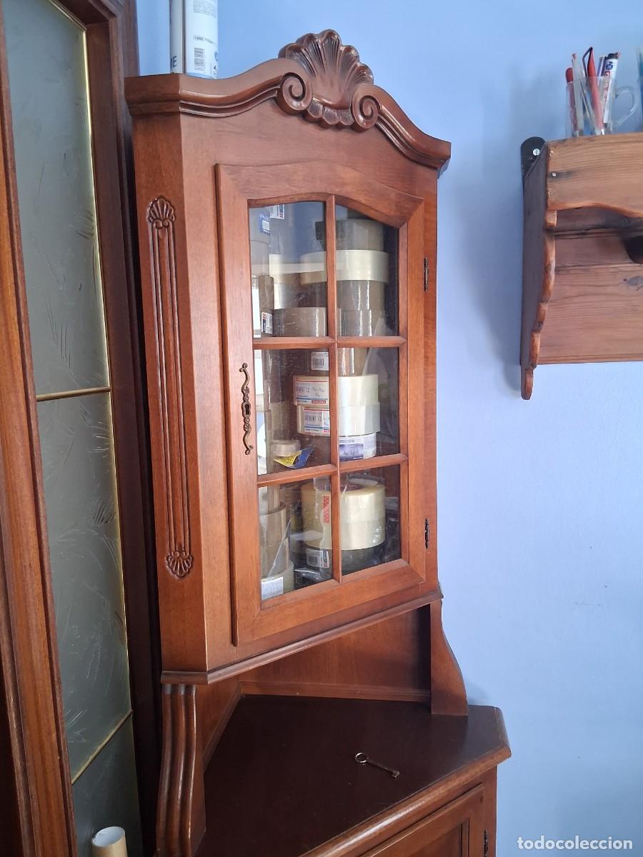 Antig&uuml;edades: Mueble de madera con vitrina esquinera - Foto 3