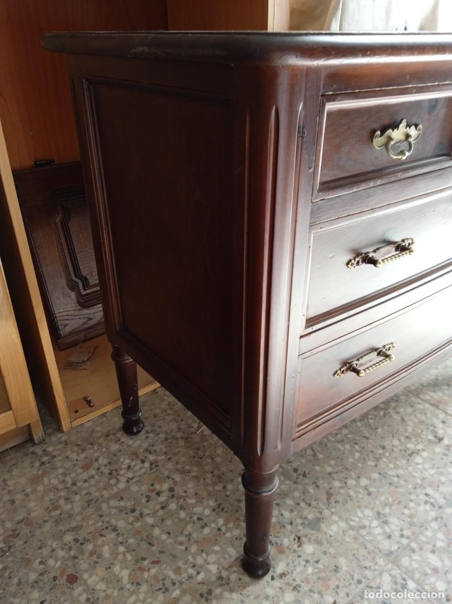 Antig&uuml;edades: Mueble c&oacute;moda cajonera de madera maciza - Foto 3
