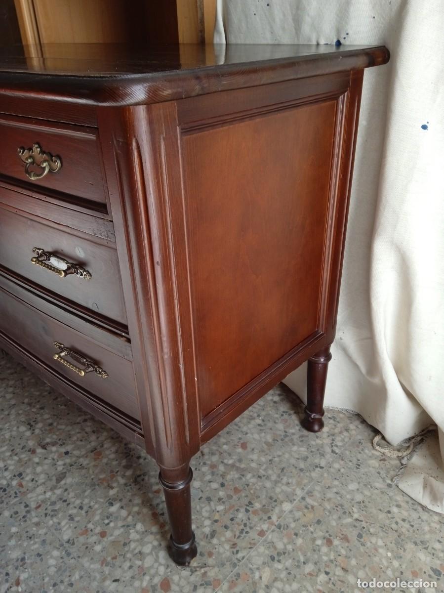 Antig&uuml;edades: Mueble c&oacute;moda cajonera de madera maciza - Foto 4