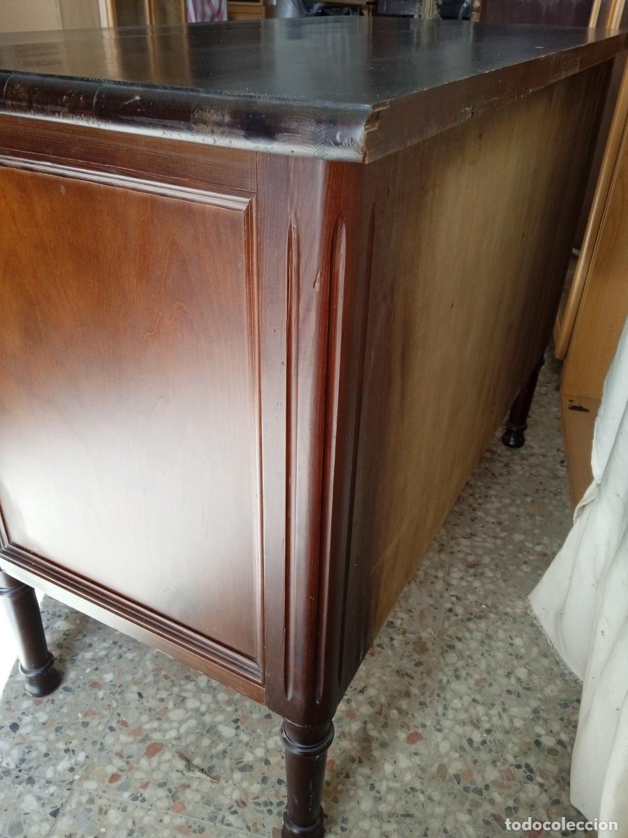 Antig&uuml;edades: Mueble c&oacute;moda cajonera de madera maciza - Foto 7