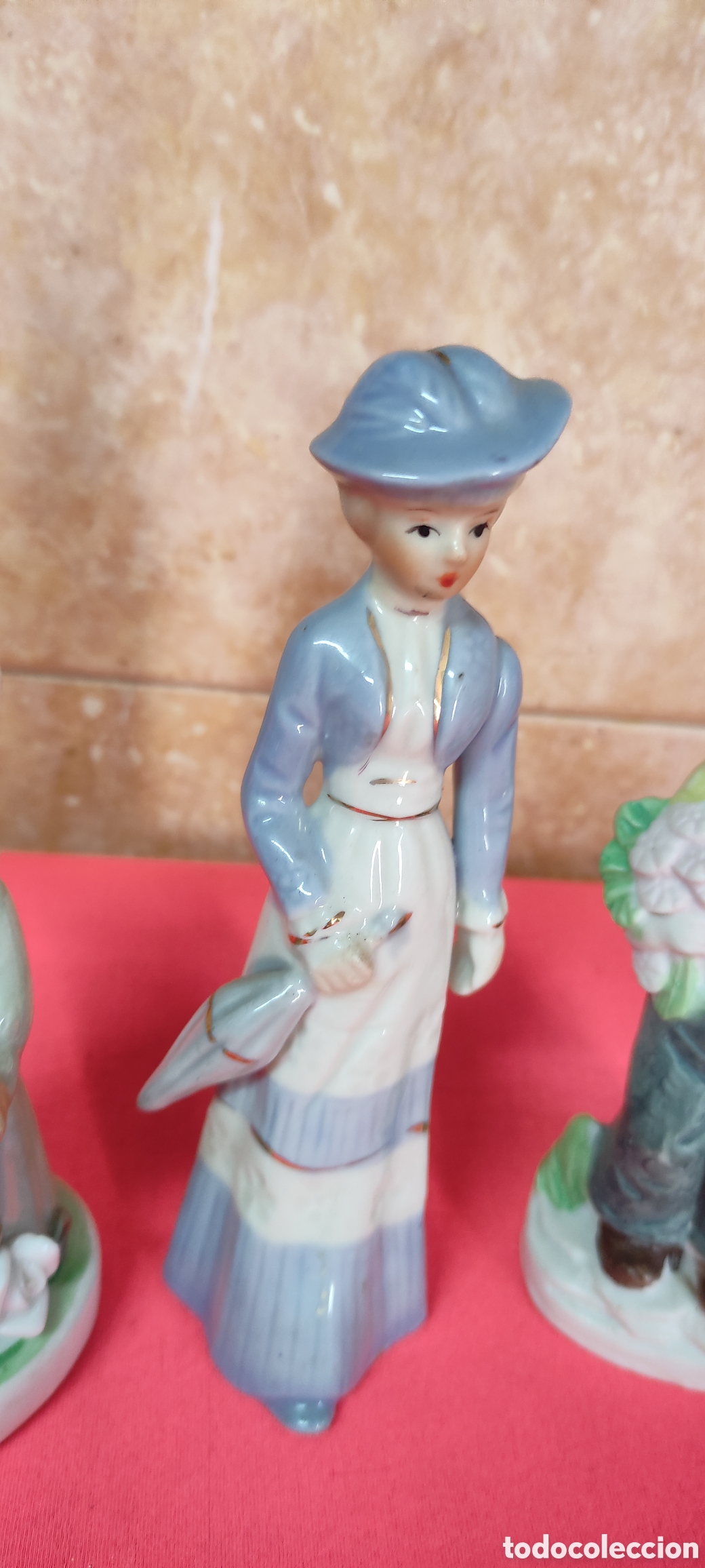 Antig&uuml;edades: Conjunto figuras de porcelana - Foto 5