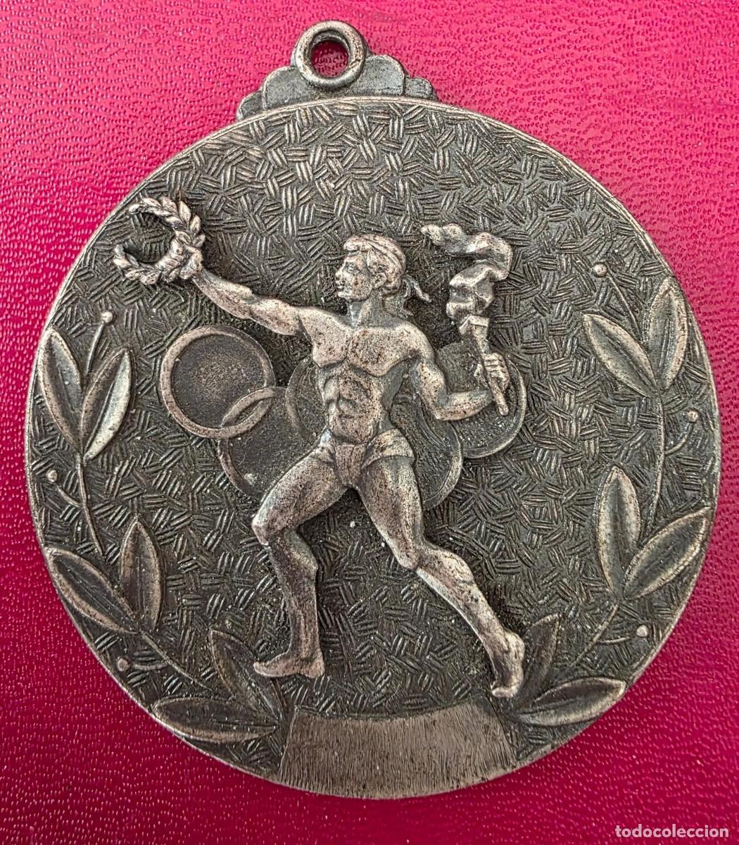 Antiques: Medalla trofeo &rsquo;Prado Tiro&rsquo; 1970 &ndash; pieza de colecci&oacute;n met&aacute;lica.