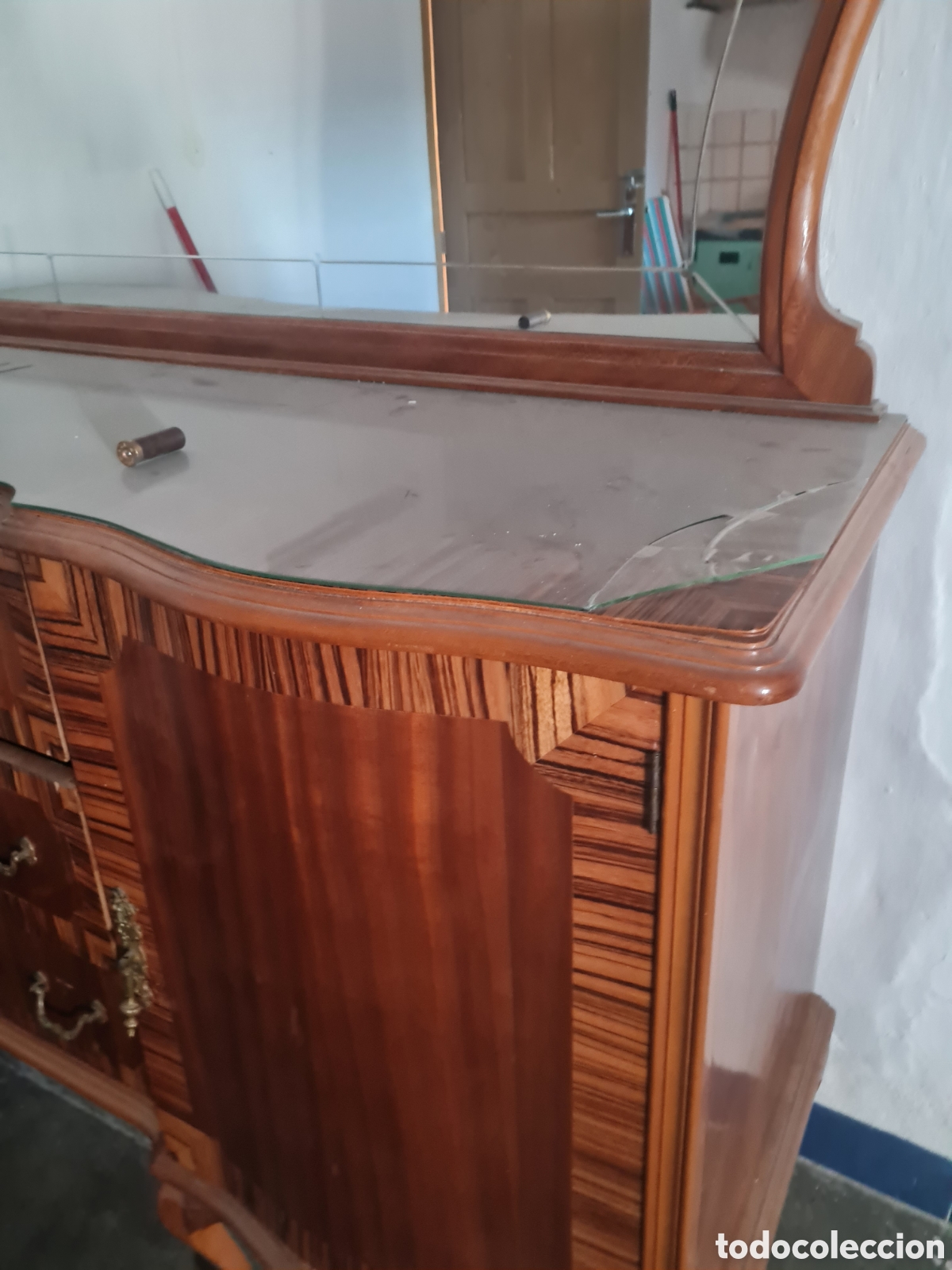 Antig&uuml;edades: Mueble comedor o recibidor - Foto 2