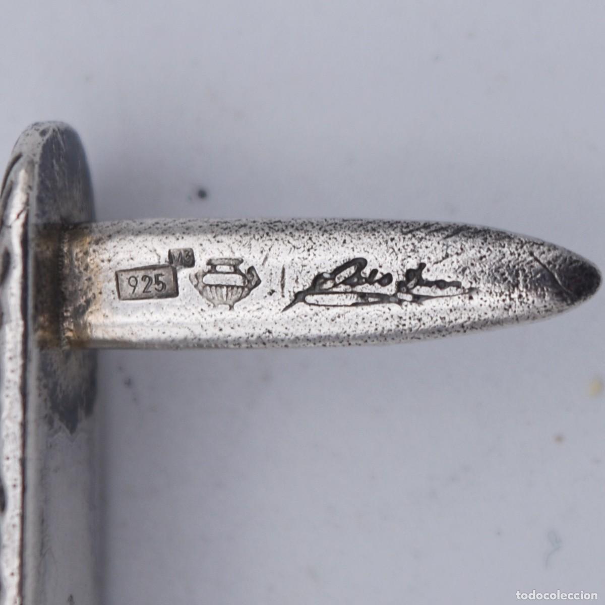 Antig&uuml;edades: Marcador de queso de plata con forma de vaca - Foto 3