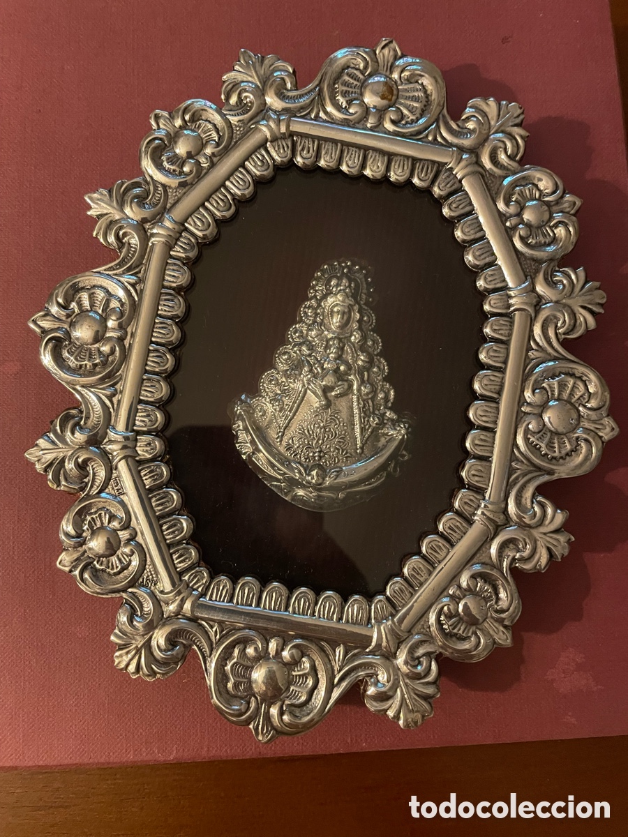 Antig&uuml;edades: Medalla Virgen del Roc&iacute;o de plata - Foto 1