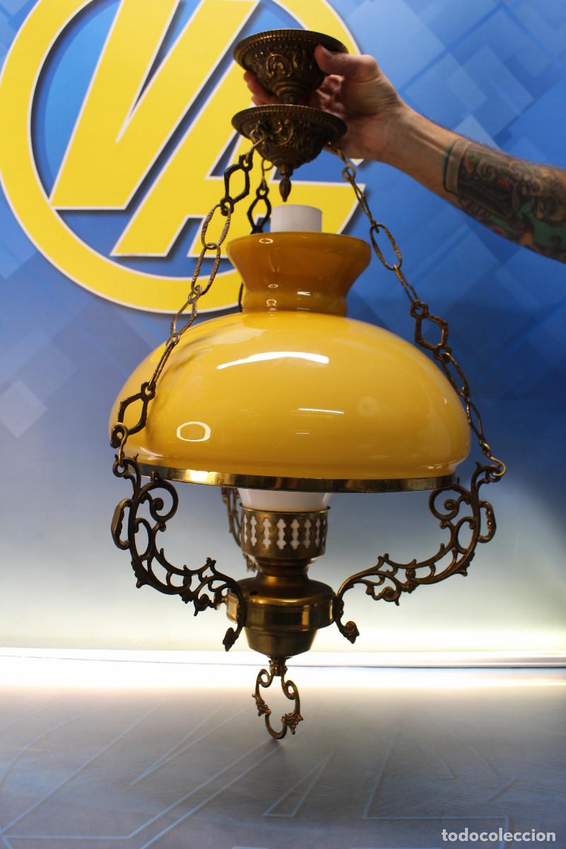 Antig&uuml;edades: L&aacute;mpara y aplique de bronce y opalina primera mitad s.XX. - Foto 27