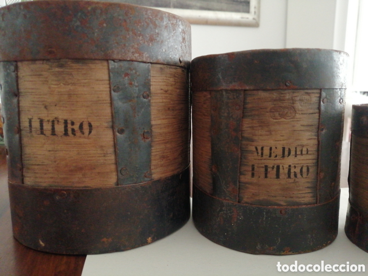 Antig&uuml;edades: Medidas de l&iacute;quidos en madera - Foto 5