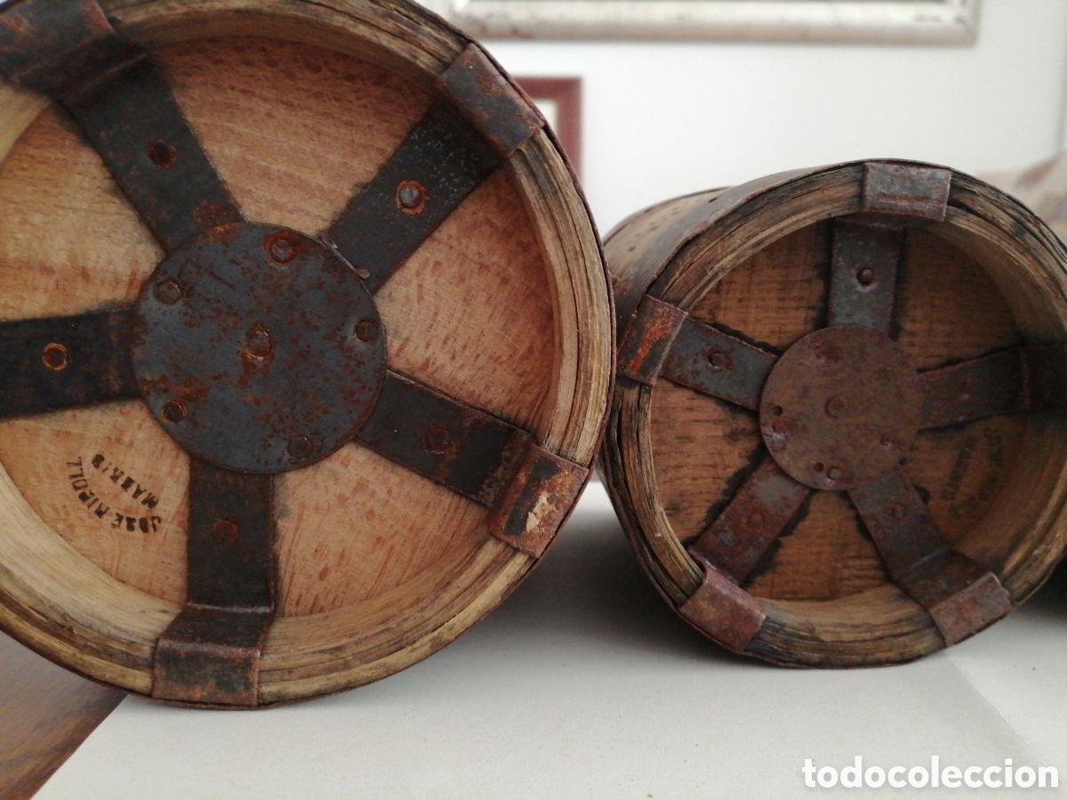 Antig&uuml;edades: Medidas de l&iacute;quidos en madera - Foto 2