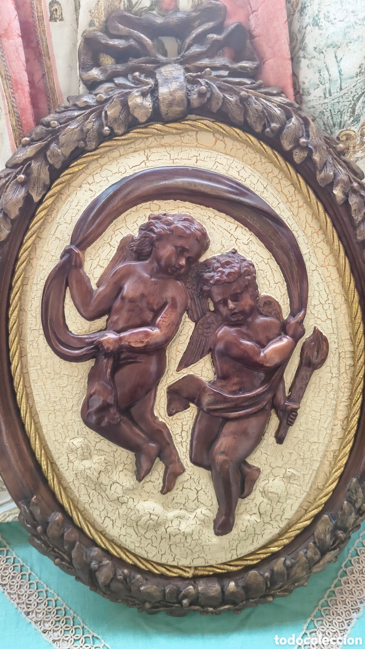 Antiquit&eacute;s: Precioso cuadro vintage con relieve de querubines jugando con una cinta , decoraci&oacute;n rococ&oacute;.
