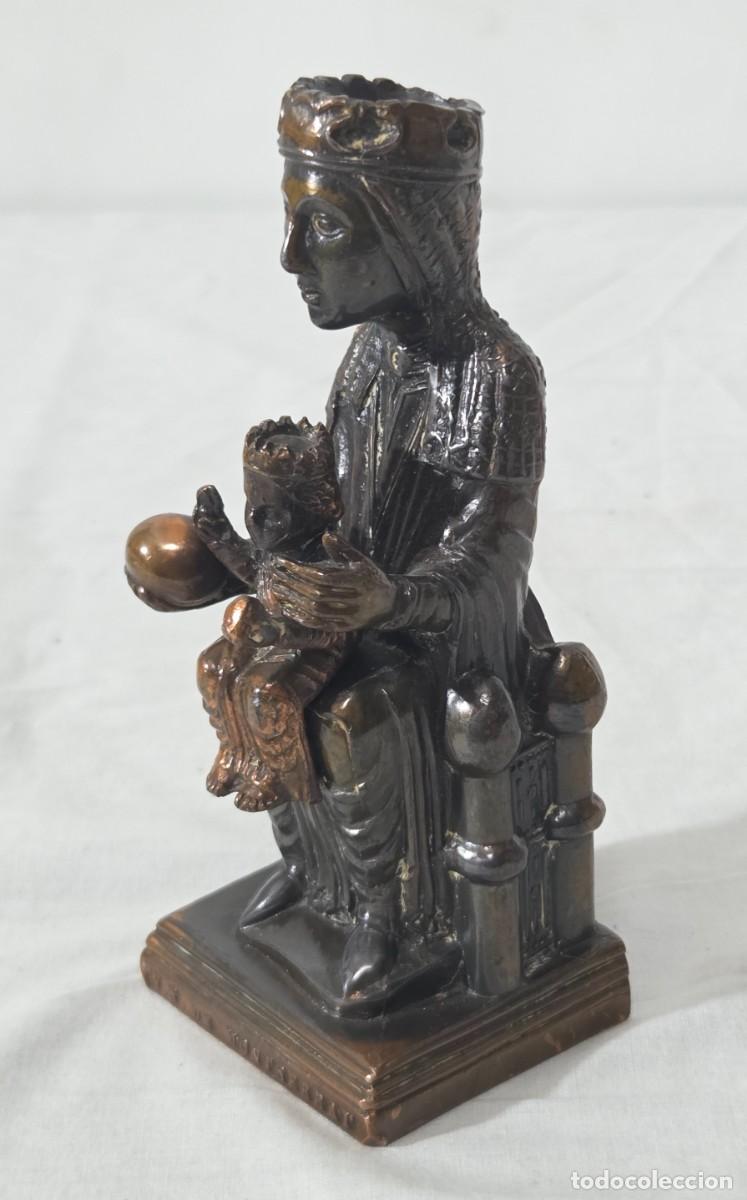 Antig&uuml;edades: Figura de plomo, N.S. De Montserrat - Foto 3