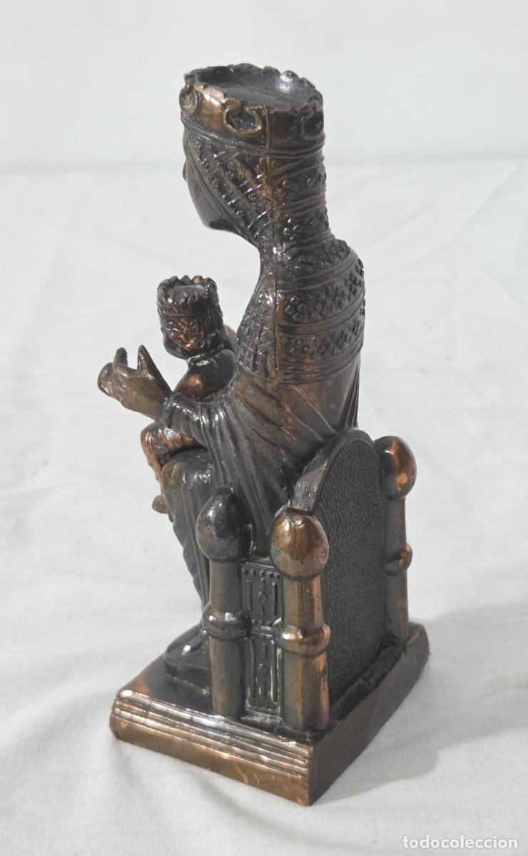 Antig&uuml;edades: Figura de plomo, N.S. De Montserrat - Foto 5