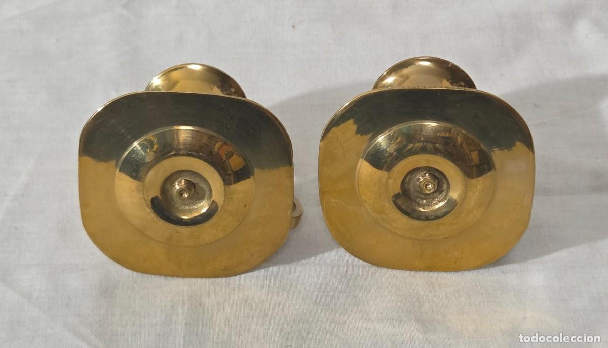 Antig&uuml;edades: Pareja de palmatorias de bronce - Foto 7