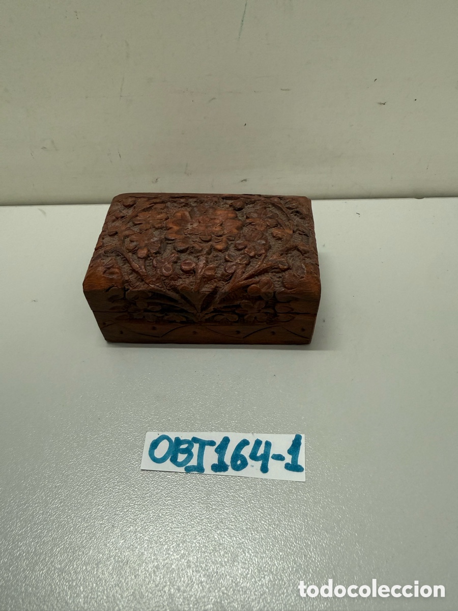 Antig&uuml;edades: Caja joyero de madera tallada - Foto 1