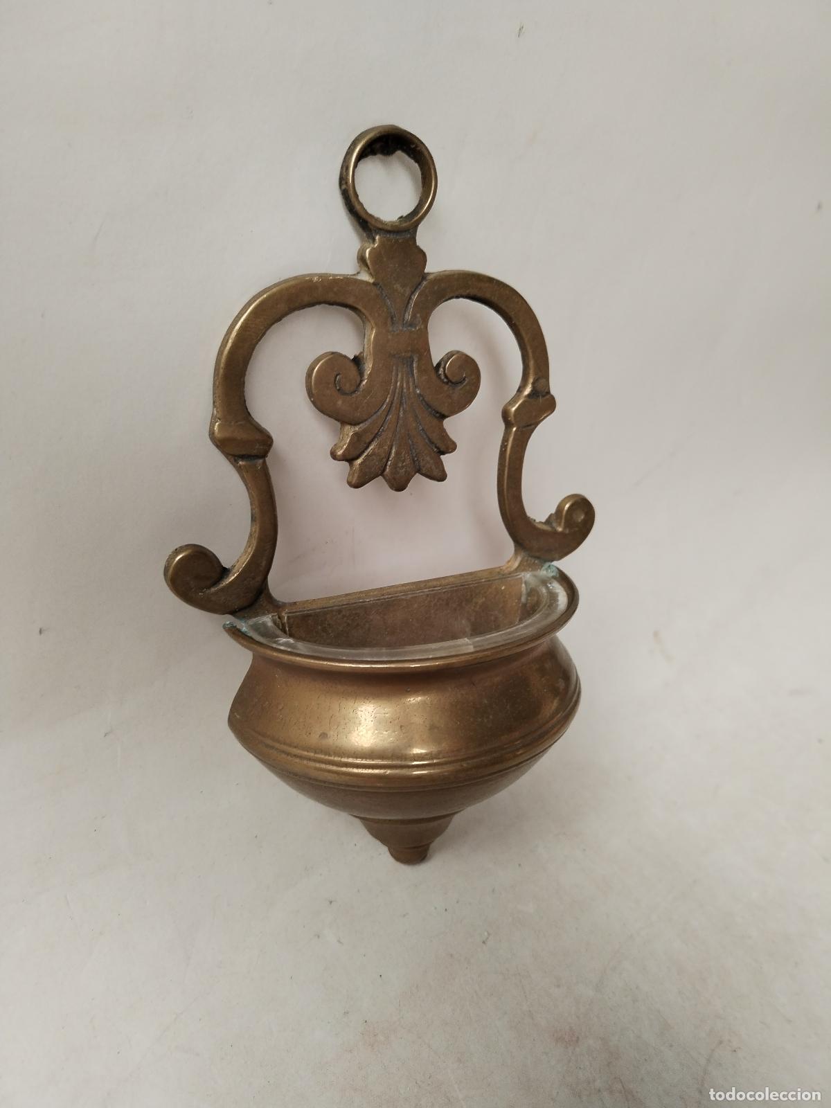 Antig&uuml;edades: benditera en lat&oacute;n bronce con cristal - Foto 2