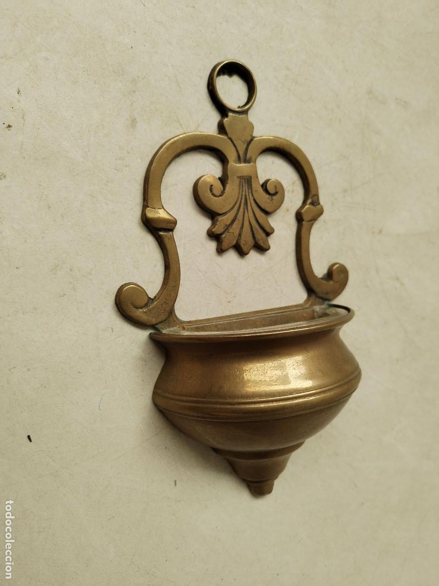 Antig&uuml;edades: benditera en lat&oacute;n bronce con cristal - Foto 5