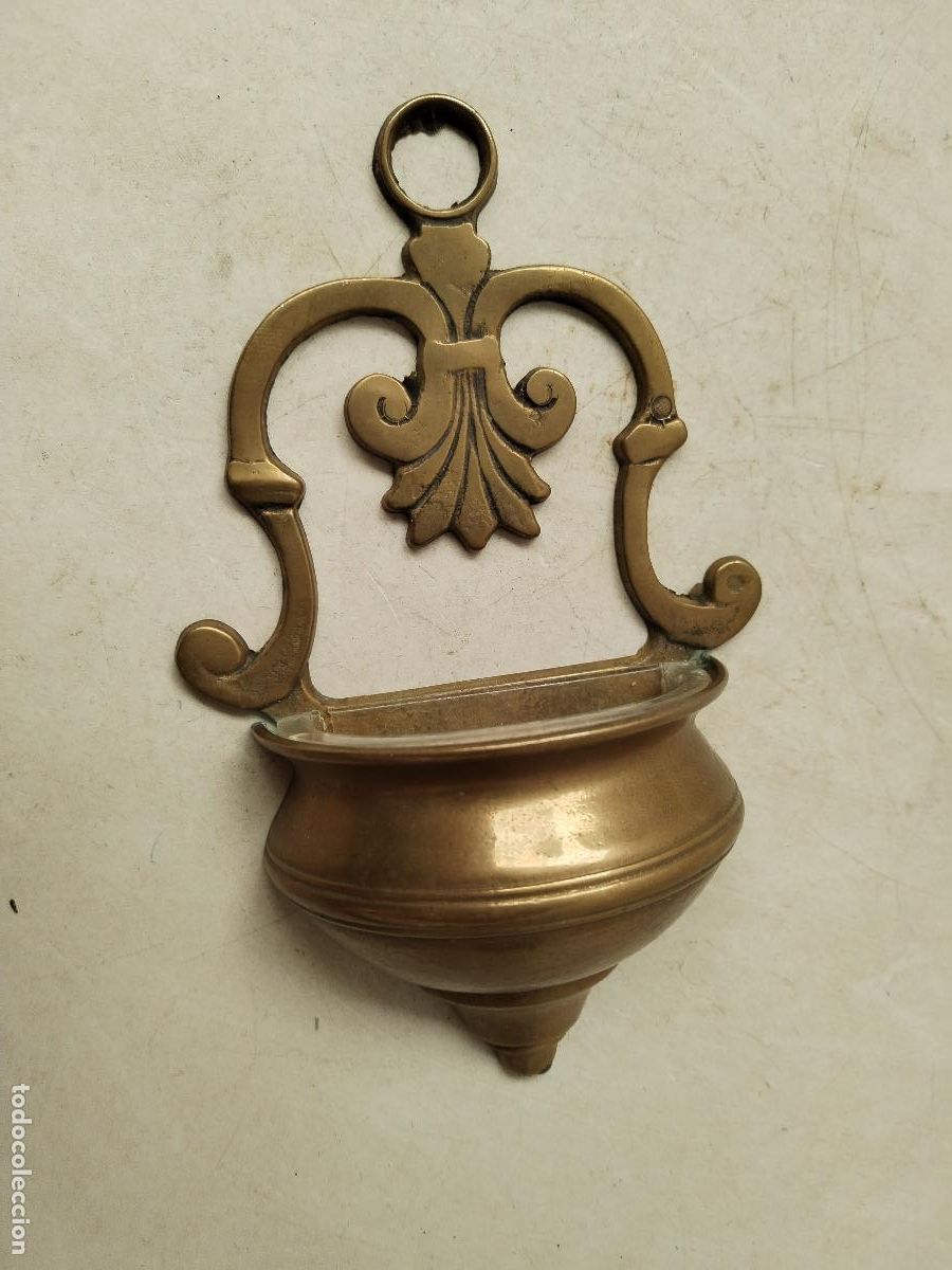 Antig&uuml;edades: benditera en lat&oacute;n bronce con cristal - Foto 9