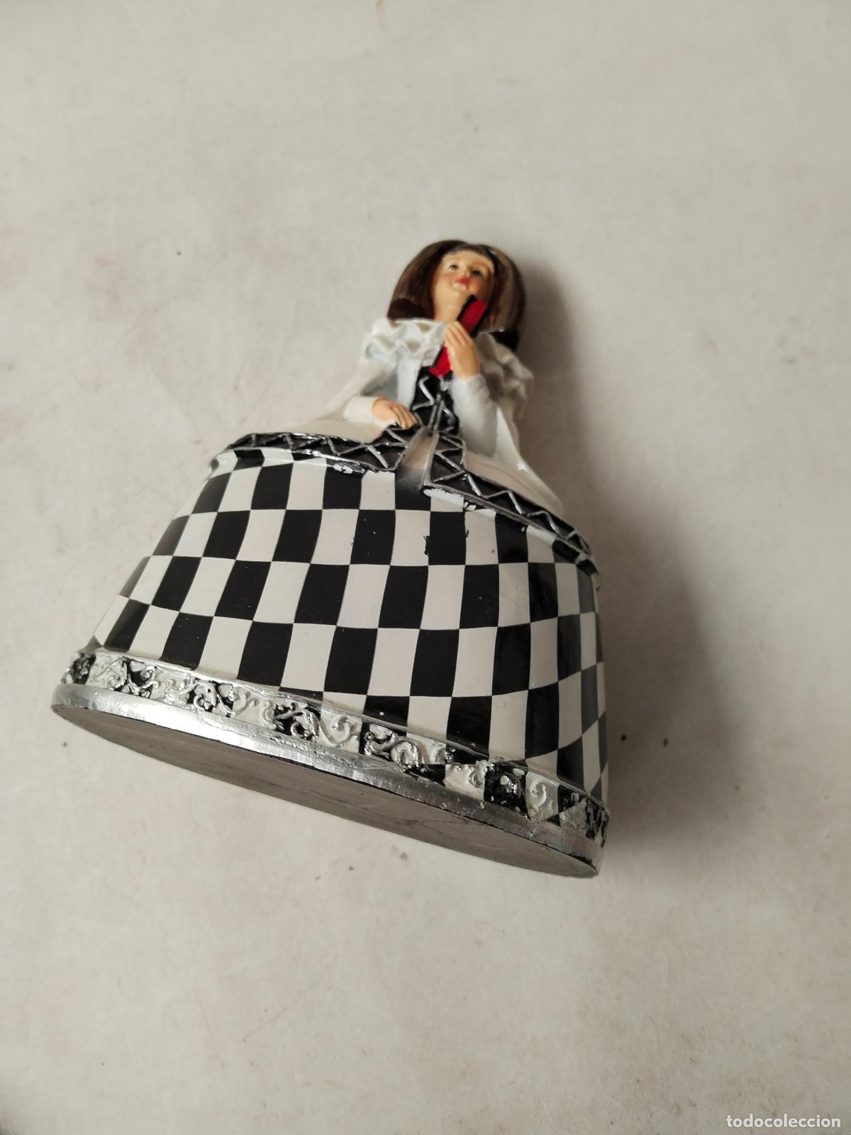 Antig&uuml;edades: figura de menina en resina - Foto 6
