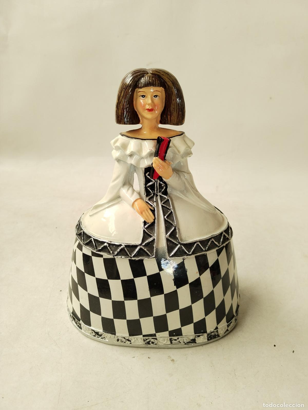 Antig&uuml;edades: figura de menina en resina - Foto 8