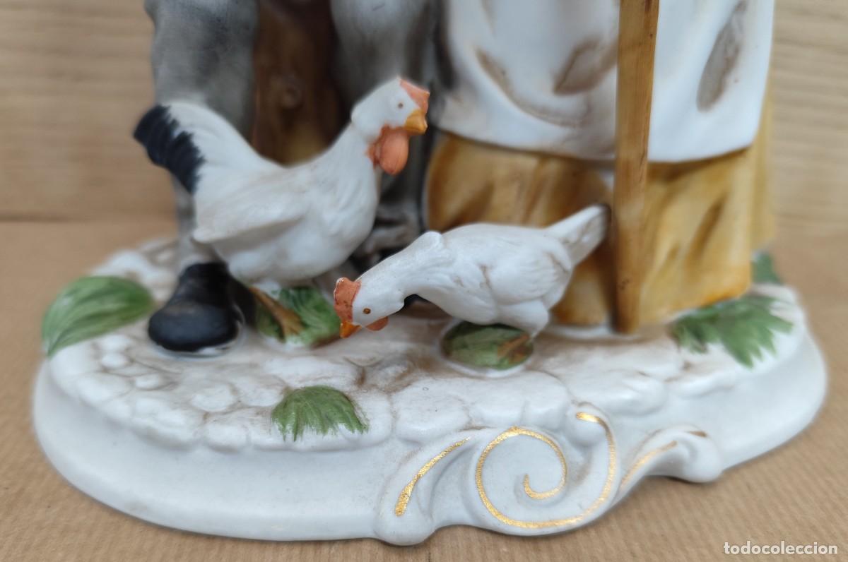 Antig&uuml;edades: Figura de porcelana biscuit - Foto 3