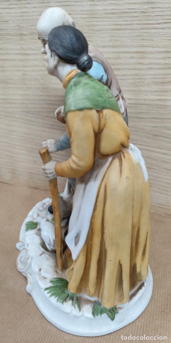 Antig&uuml;edades: Figura de porcelana biscuit - Foto 5