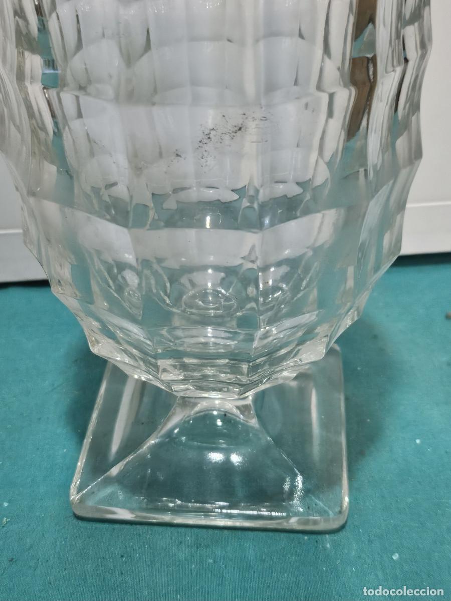 Antig&uuml;edades: jarron de cristal tallado - Foto 3