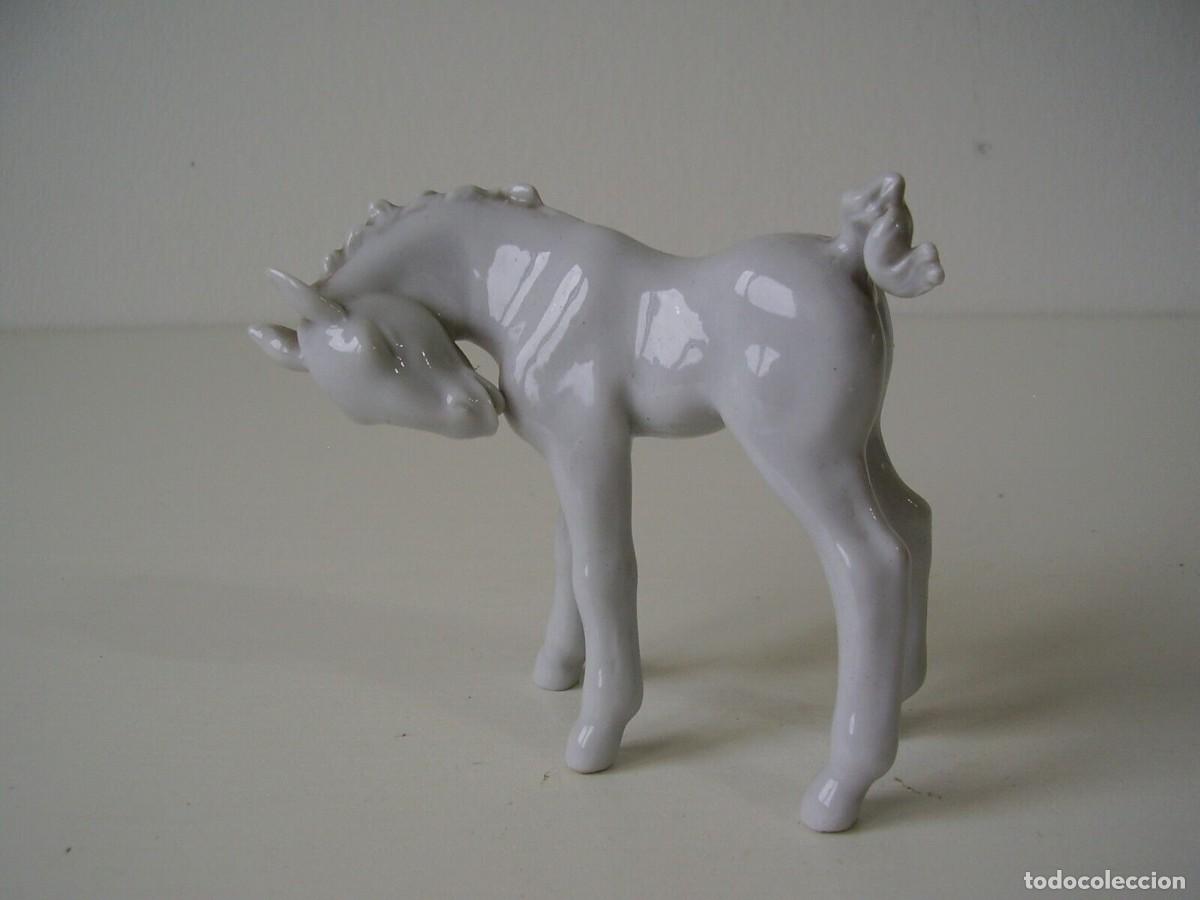 Antig&uuml;edades: Delicada figura de porcelana de la manufactura Metzler & Ortloff