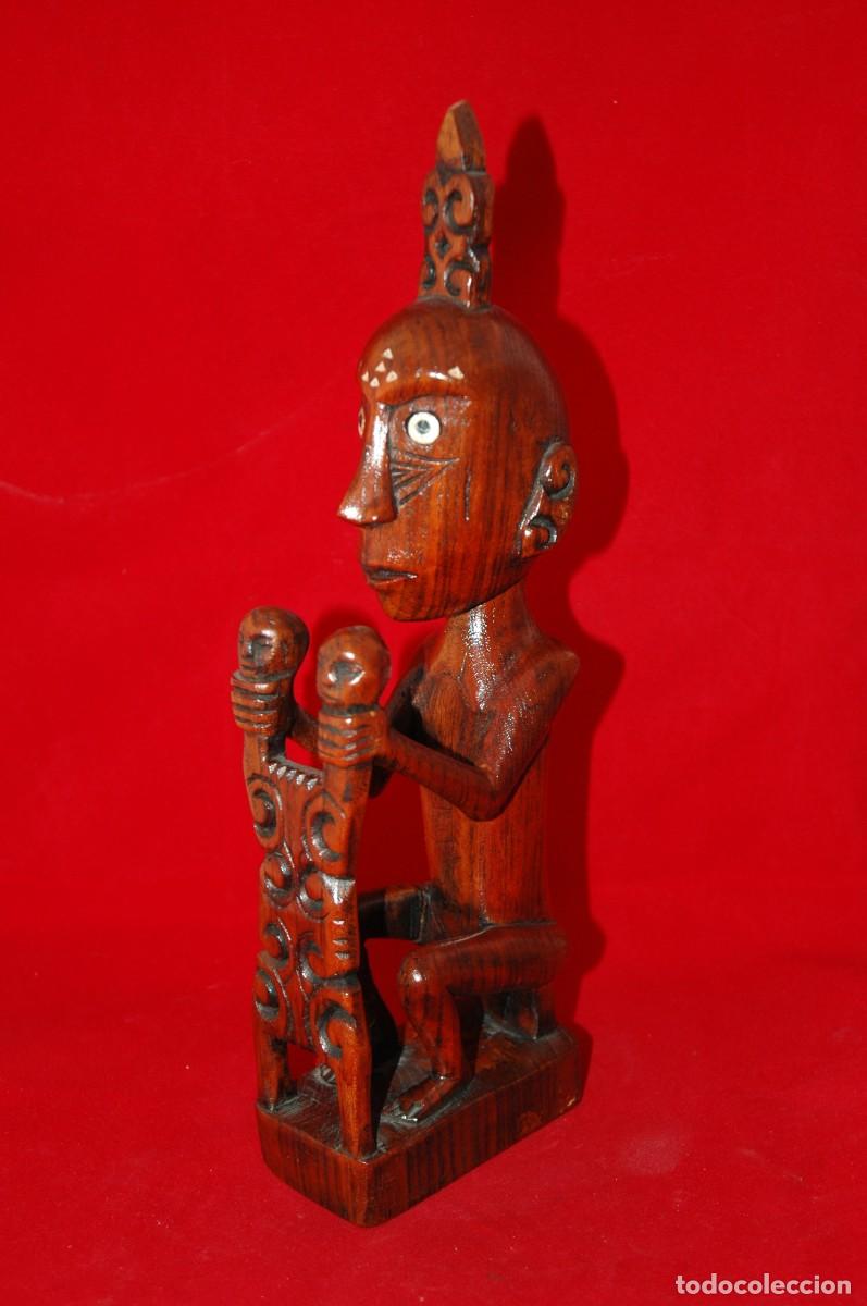 Antig&uuml;edades: FIGURA TALLADA EN MADERA MACIZA BALINESA - Foto 1