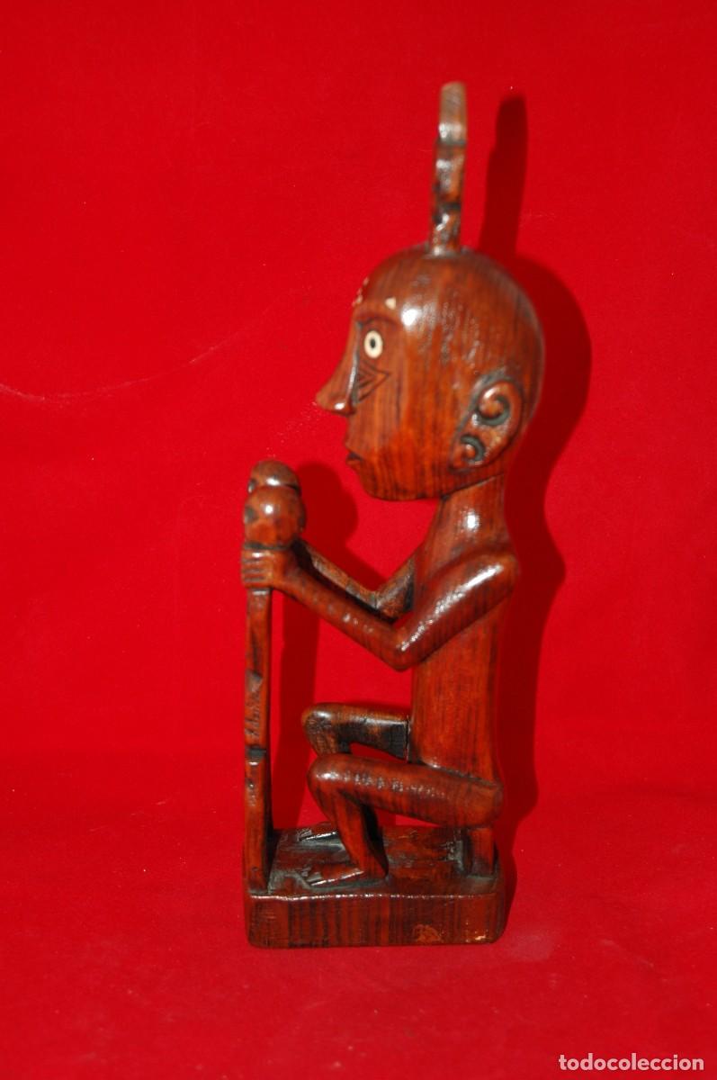 Antig&uuml;edades: FIGURA TALLADA EN MADERA MACIZA BALINESA - Foto 4
