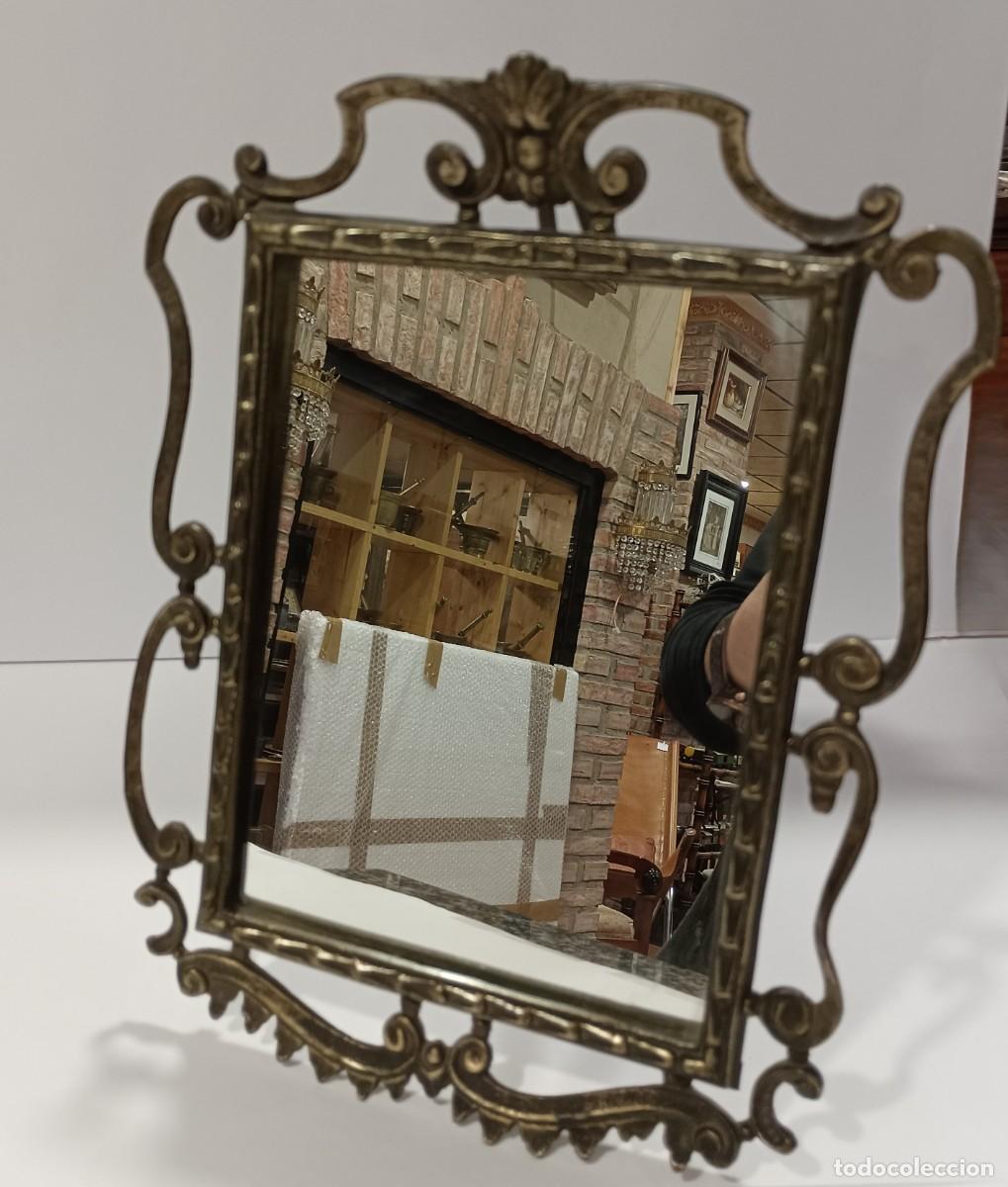 Antig&uuml;edades: ESPEJO CON MARCO BRONCE ANTIGUO DE MESA - Foto 1