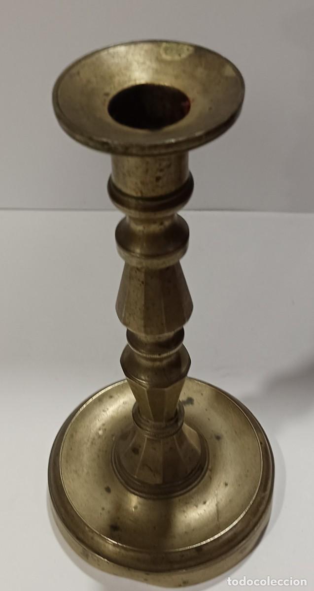 Antig&uuml;edades: CANDELABRO DE BRONCE - Foto 2