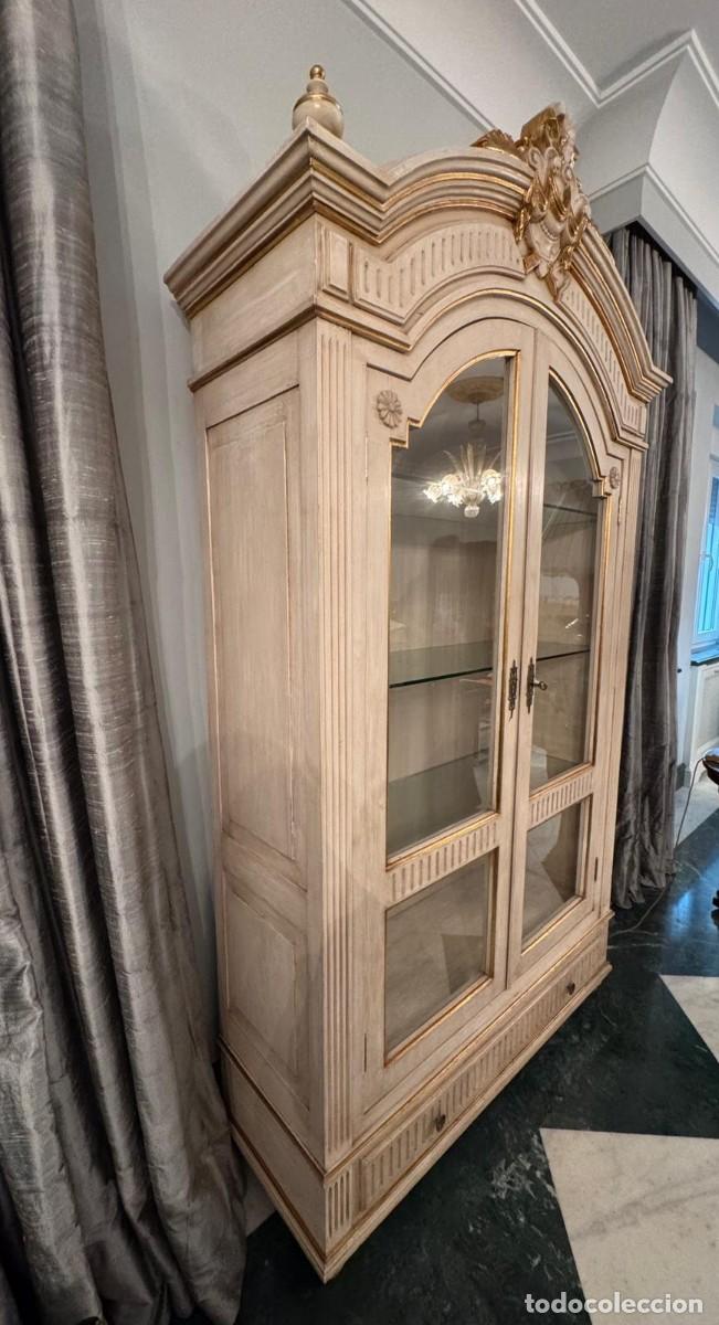 Antig&uuml;edades: Vitrina de madera estilo rococo - Foto 4