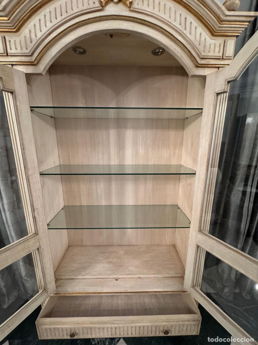 Antig&uuml;edades: Vitrina de madera estilo rococo - Foto 5