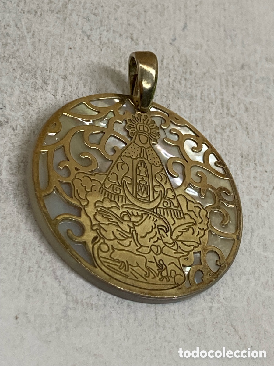 Antig&uuml;edades: Medalla de plata y n&aacute;car religiosa C412 - Foto 1