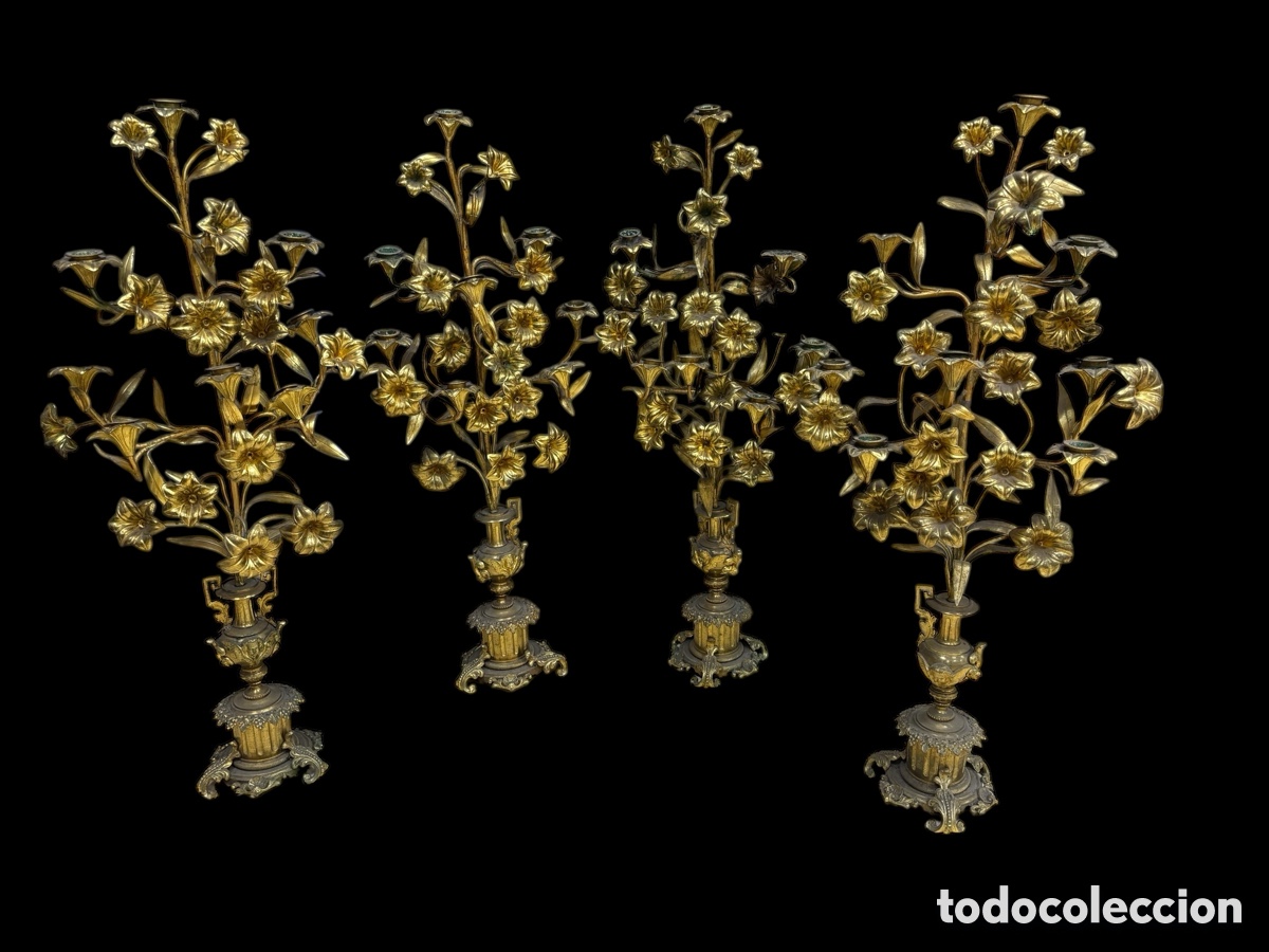 Antig&uuml;edades: Lote de 4 candelabros de metal - Foto 1