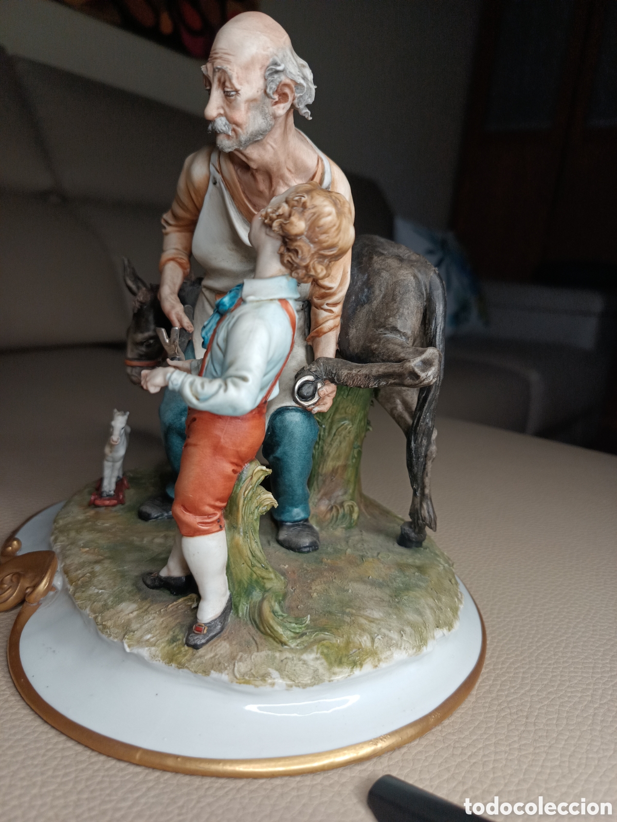 Antig&uuml;edades: Capodimonte herrero con ni&ntilde;o con juguete - Foto 2