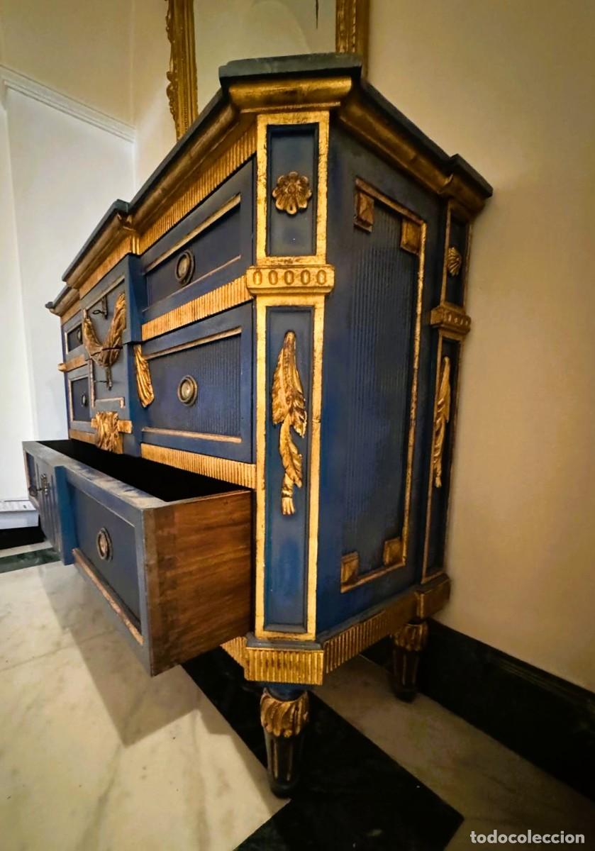 Antig&uuml;edades: Comoda de madera con decoraciones en pan de oro - Foto 5